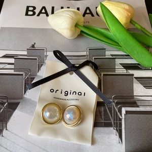 Stunning gold plated earrings